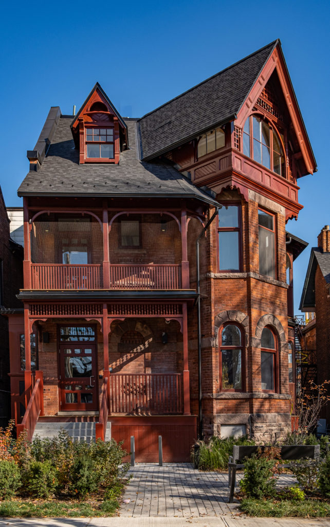 Exterior Kwong Centre for Mental Health & Wellness, Gordon + Gordon Group